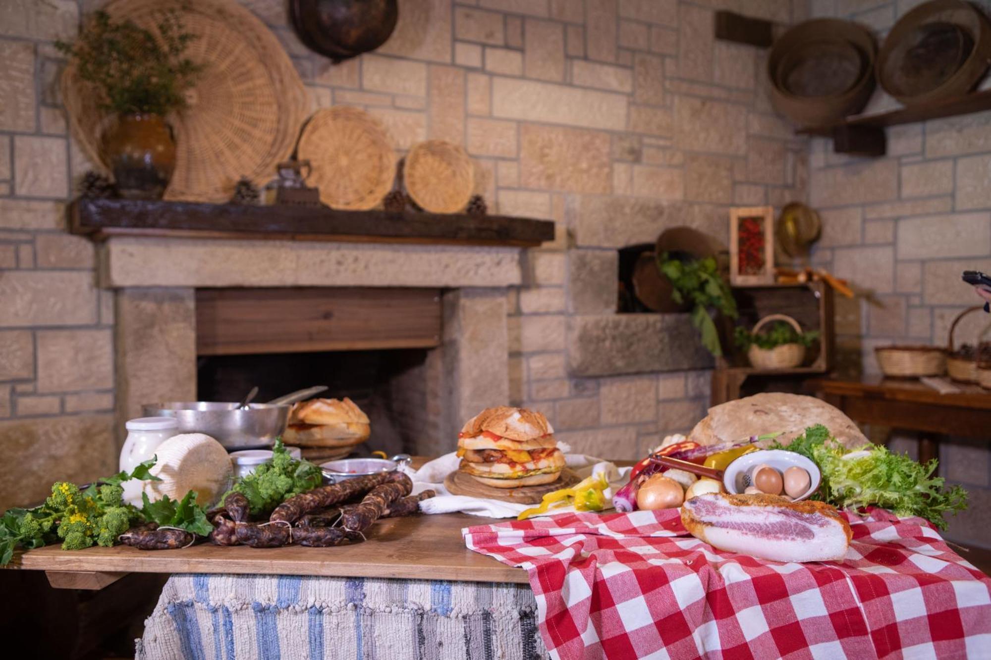 Agriturismo Terra E Sapori Campodipietra Екстериор снимка